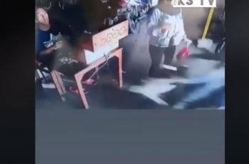 Gas Pol Rem Blong, Motor Matic Seruduk Tukang Parkir