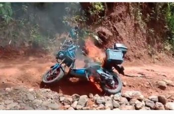 Honda BeAT Rebahan Dilahap Api, Ini 3 Kemungkinan Penyebabnya
