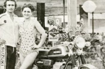 Iklan Lawas Motor Suzuki Bikin Gagal Fokus, Motor Dipakai untuk Sirkus?